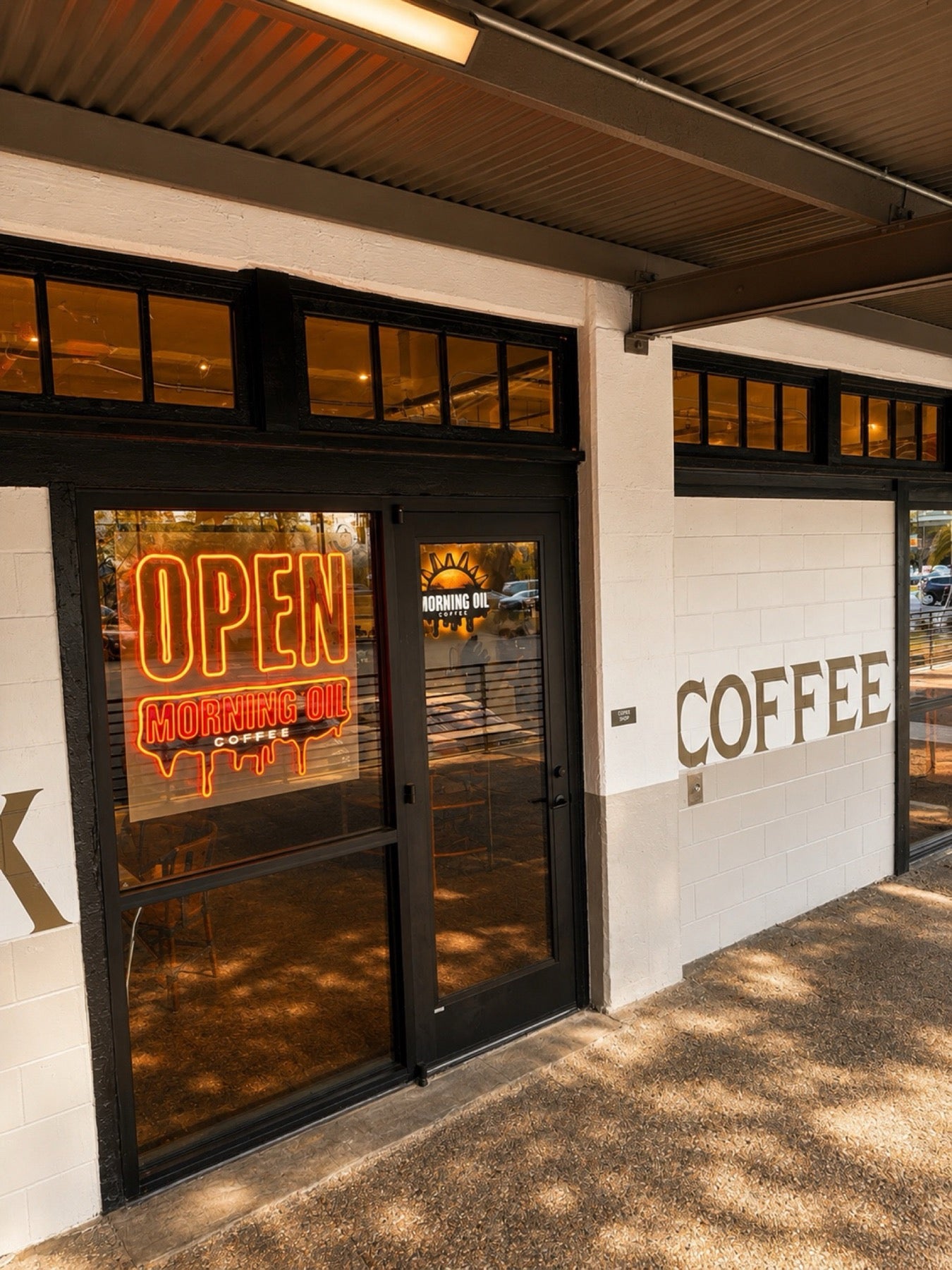 Morning Oil Coffee Yard exterior